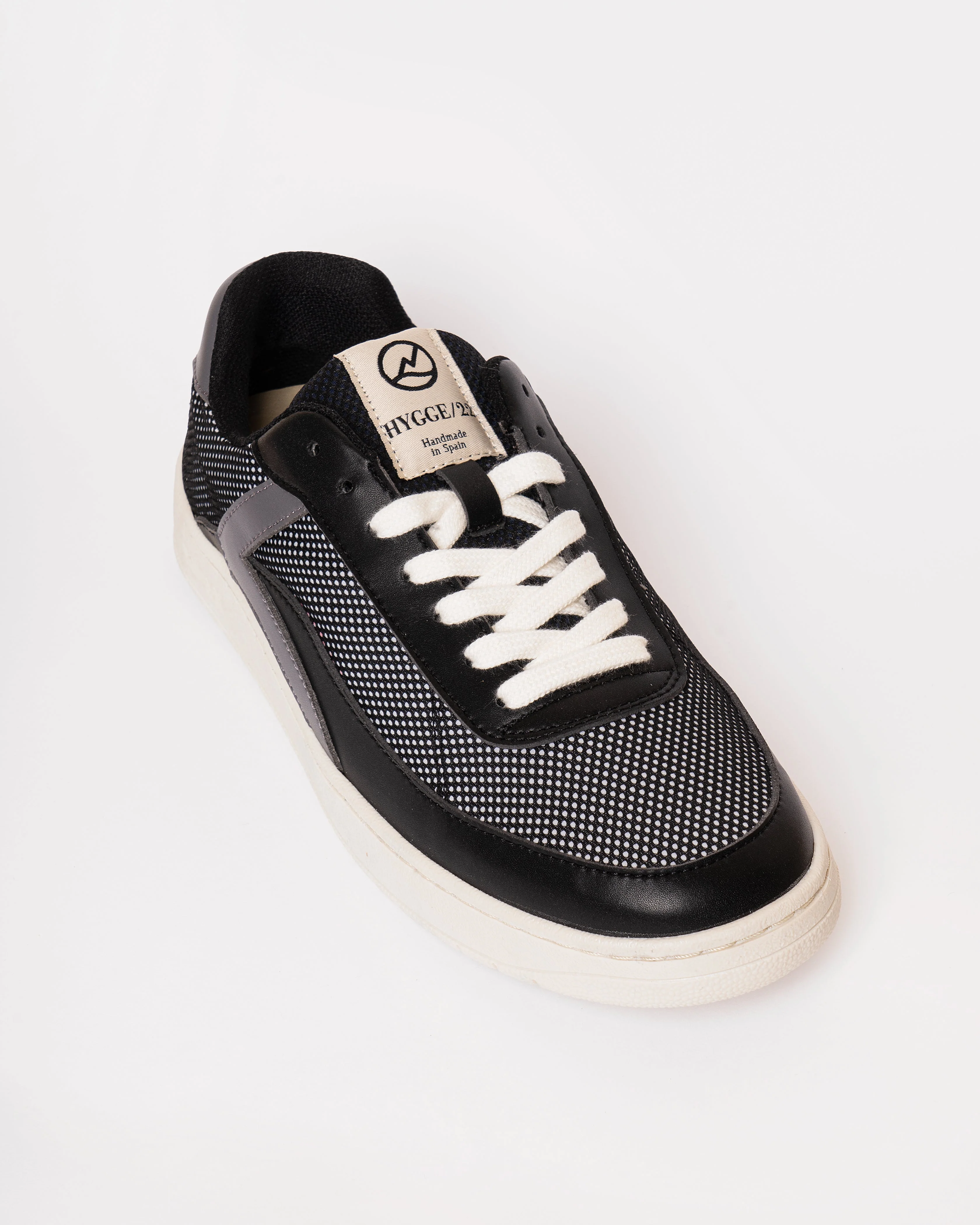 Hygge/22 Line Black - Image 4