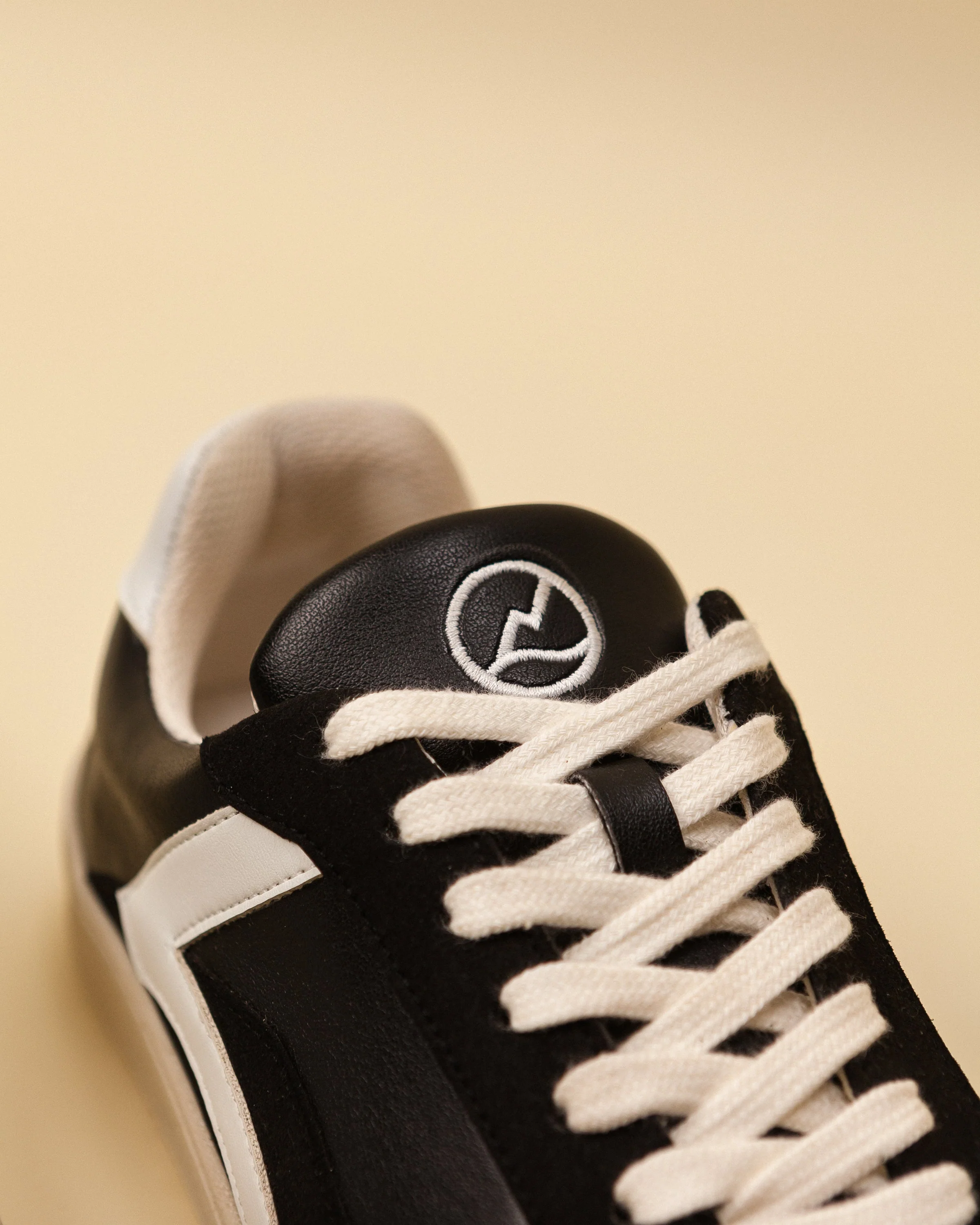 Hygge/22 Suede Carbon - Image 5