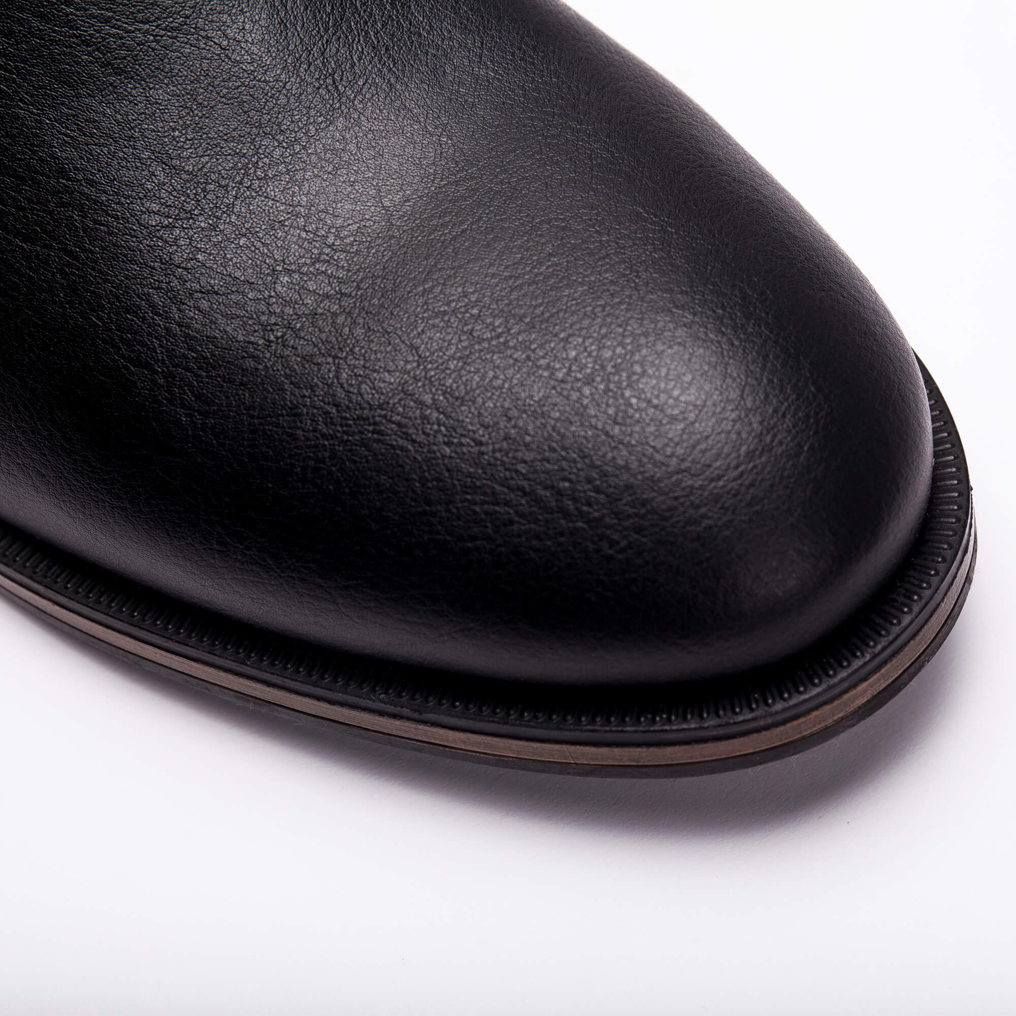 Basti Black - Image 3