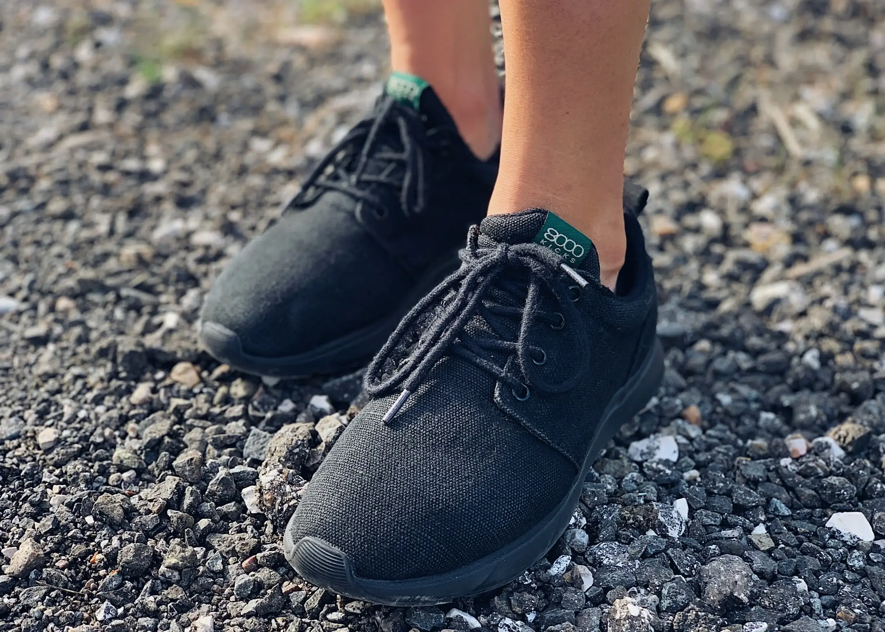 Explorer V2 for Women Full Black - Image 6