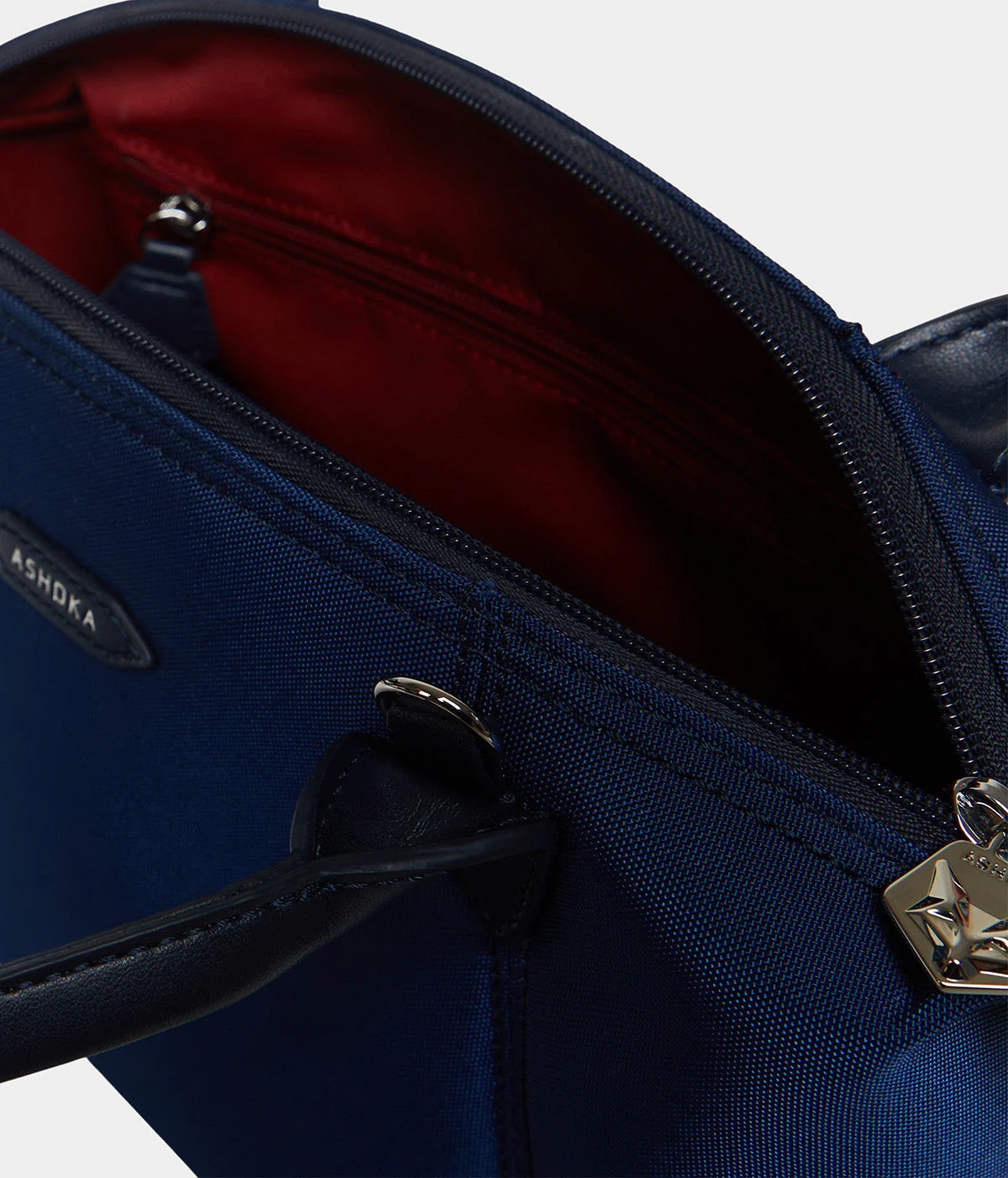 Sac Pretty Apple Skin & Nylon recyclé bleu marine - Image 6