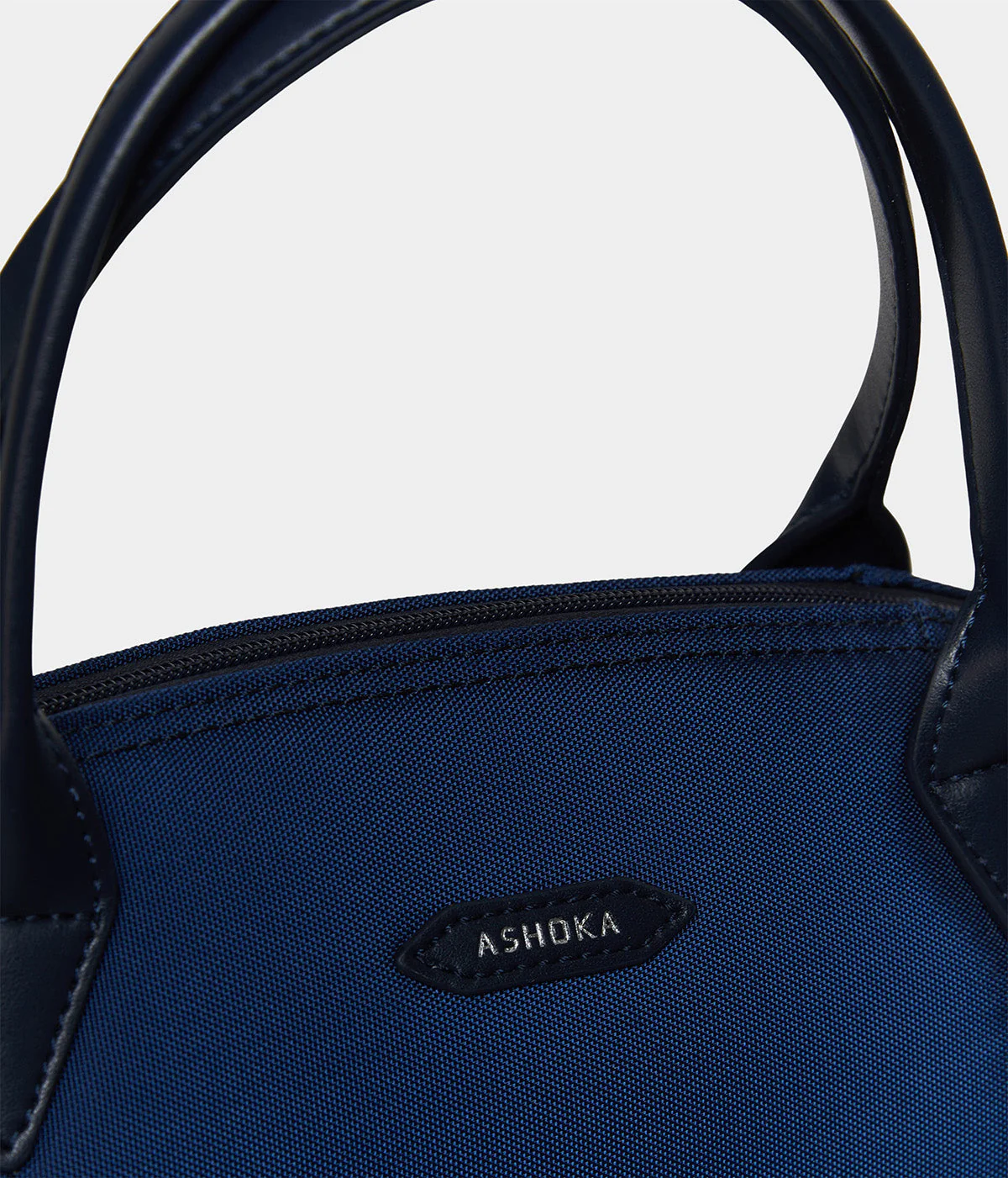 Sac Pretty Apple Skin & Nylon recyclé bleu marine - Image 7