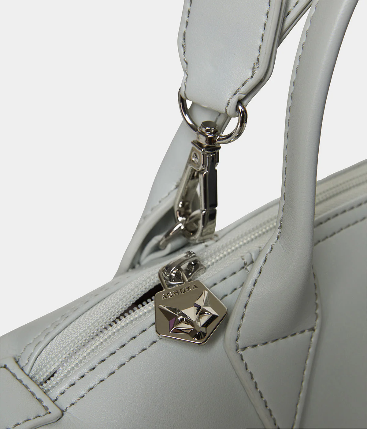 Sac Pretty full Apple Skin gris perle - Image 6