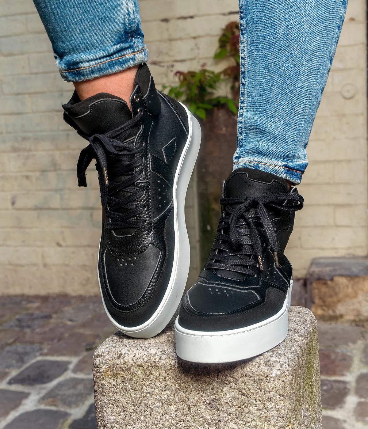 Sneaker Matéo montante biosourcée & recyclée noire - Image 3